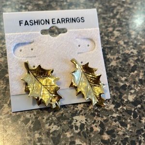 Leaf earrings